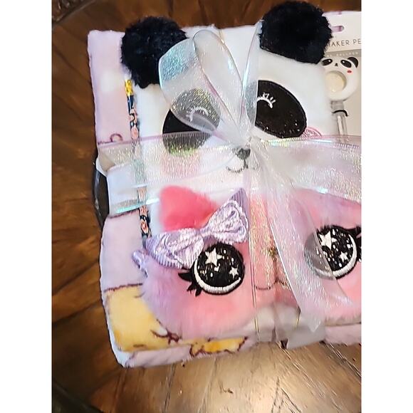 Girls Kitten Blanket Cozy Gift Set Panda Notebook Pencils Shaker Pen Eye Mask - Picture 2 of 9